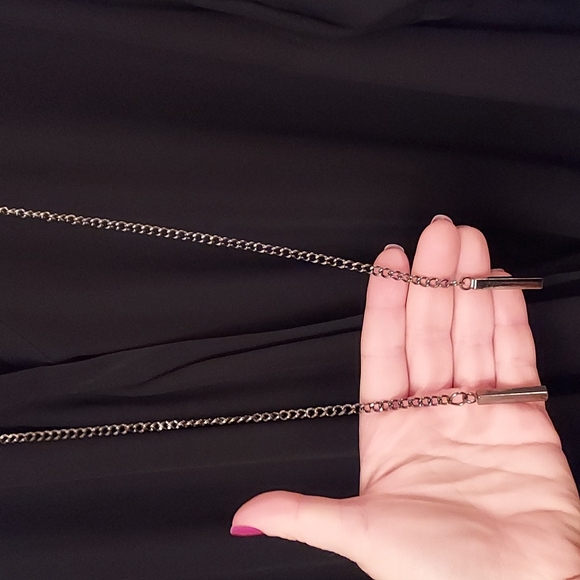 Cross-front chain top - Picture 2 of 4